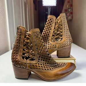 Freebird by Steven Lazor Distressed Leather Ankle Boot Brown Sz 8